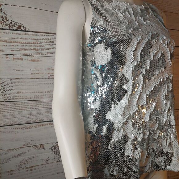 Women's Sequin Sleeveless Top - Picture 4 of 11
